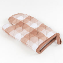 Load image into Gallery viewer, Gingham Pot Mitt