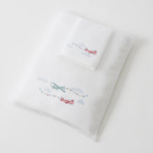 Load image into Gallery viewer, Flying High Bath Towel & Washer in Organza Bag