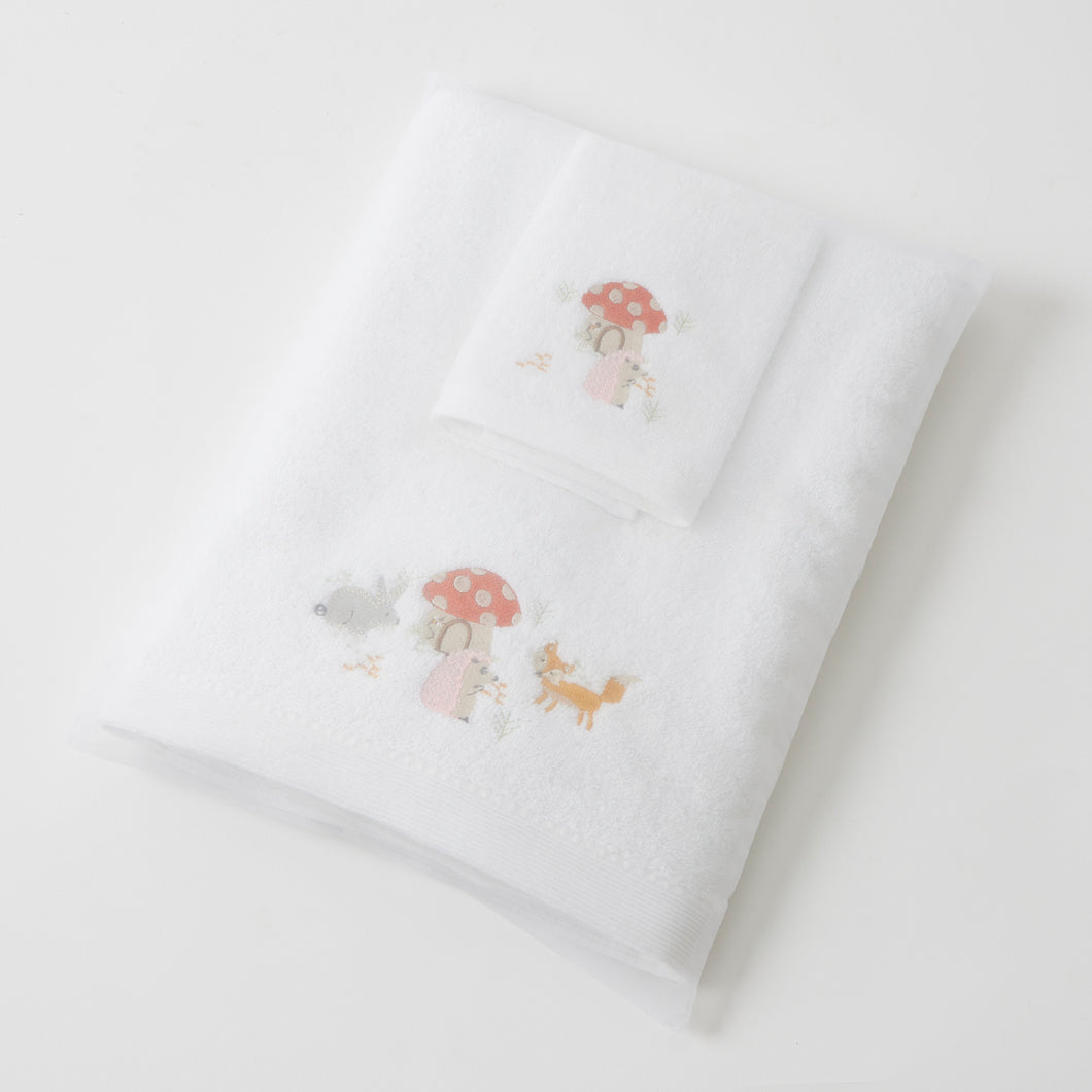 Buzzing about Bath towel & washer in organza bag