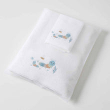 Load image into Gallery viewer, Little Critters Blue Bath Towel &amp; Washer In organza bag
