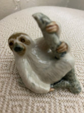Load image into Gallery viewer, CERAMIC SLOTH
